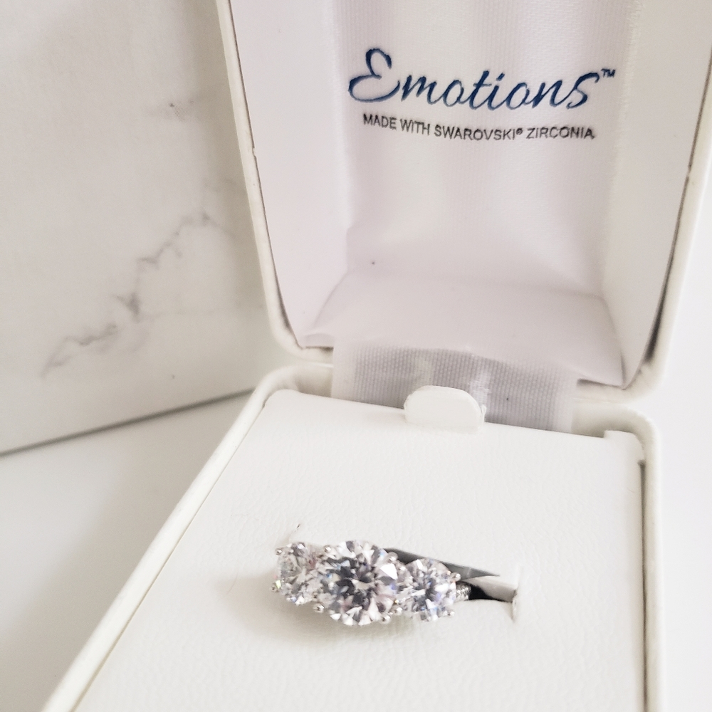 Swarovski and white gold ring